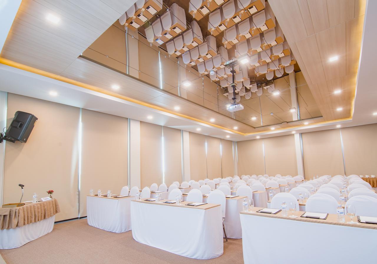 The Peak Hotel Chanthaburi Exterior photo